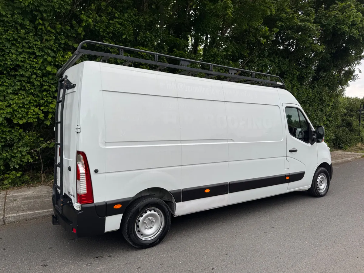 Renault Master low mileage - Image 2