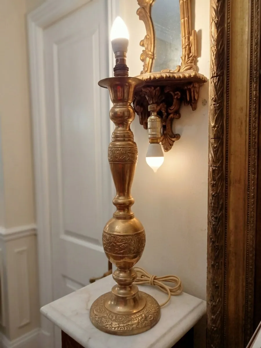 Large vintage brass lamp POSTAGE AVAILABLE - Image 1