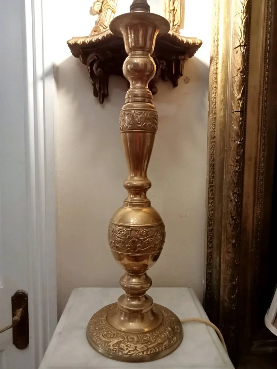 Large vintage brass lamp POSTAGE AVAILABLE - Image 3