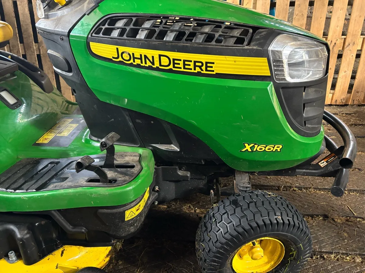 Ride on lawnmower - Image 2