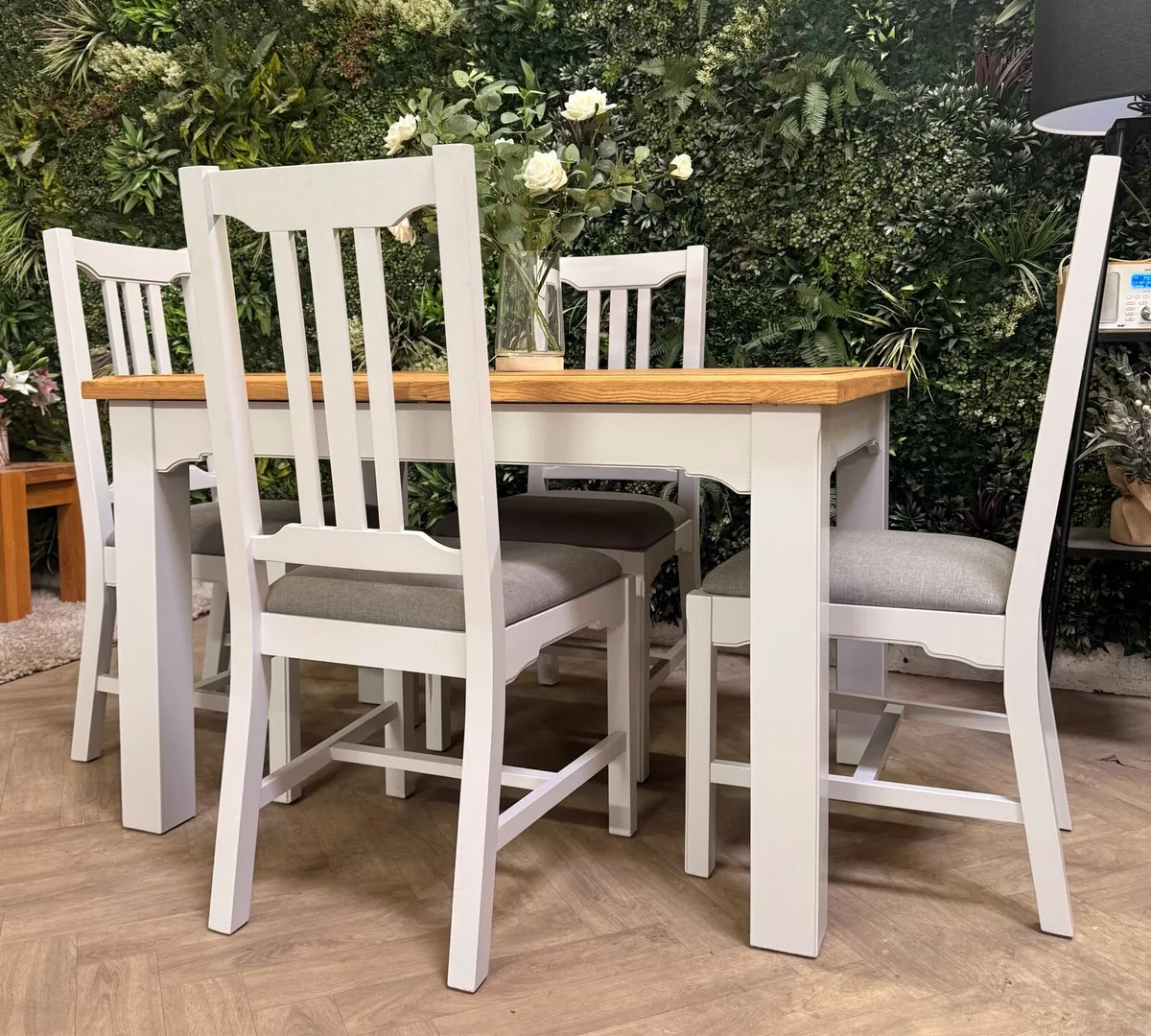 Oak kitchen table & 4 chairs - Image 2