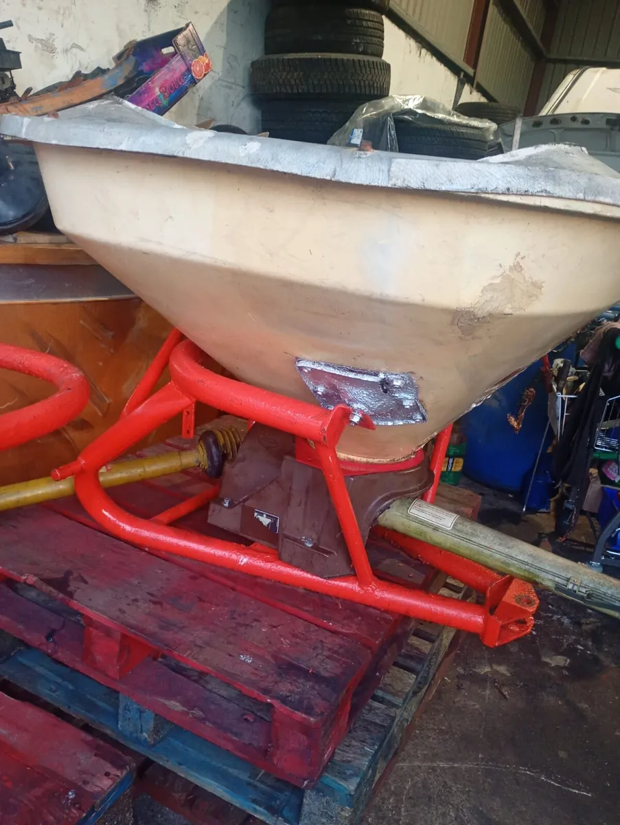 Vicon 402 Fertilizer spreader 10 bag - Image 4