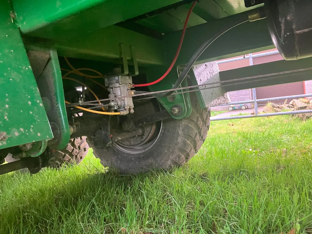 Bale trailer - Image 1