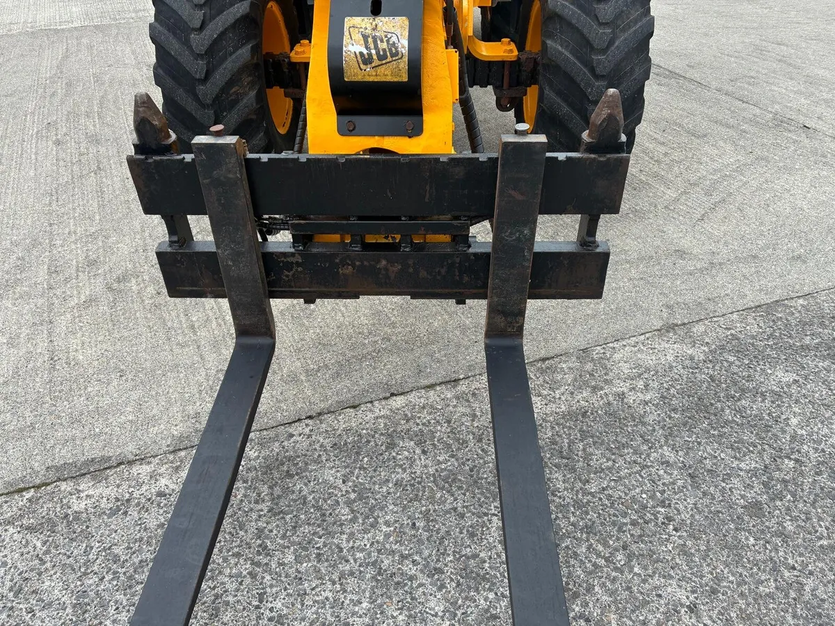 JCB - Image 4