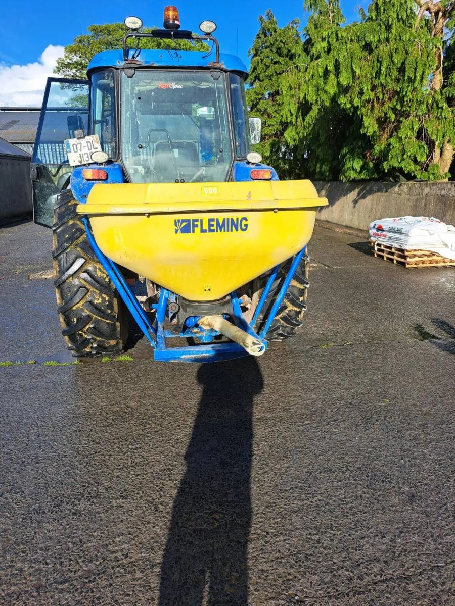 Fertiliser spreader - Image 2
