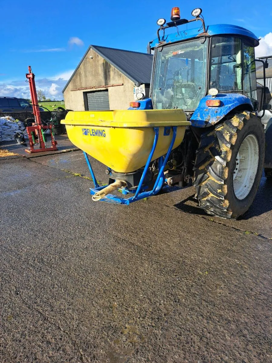 Fertiliser spreader - Image 4