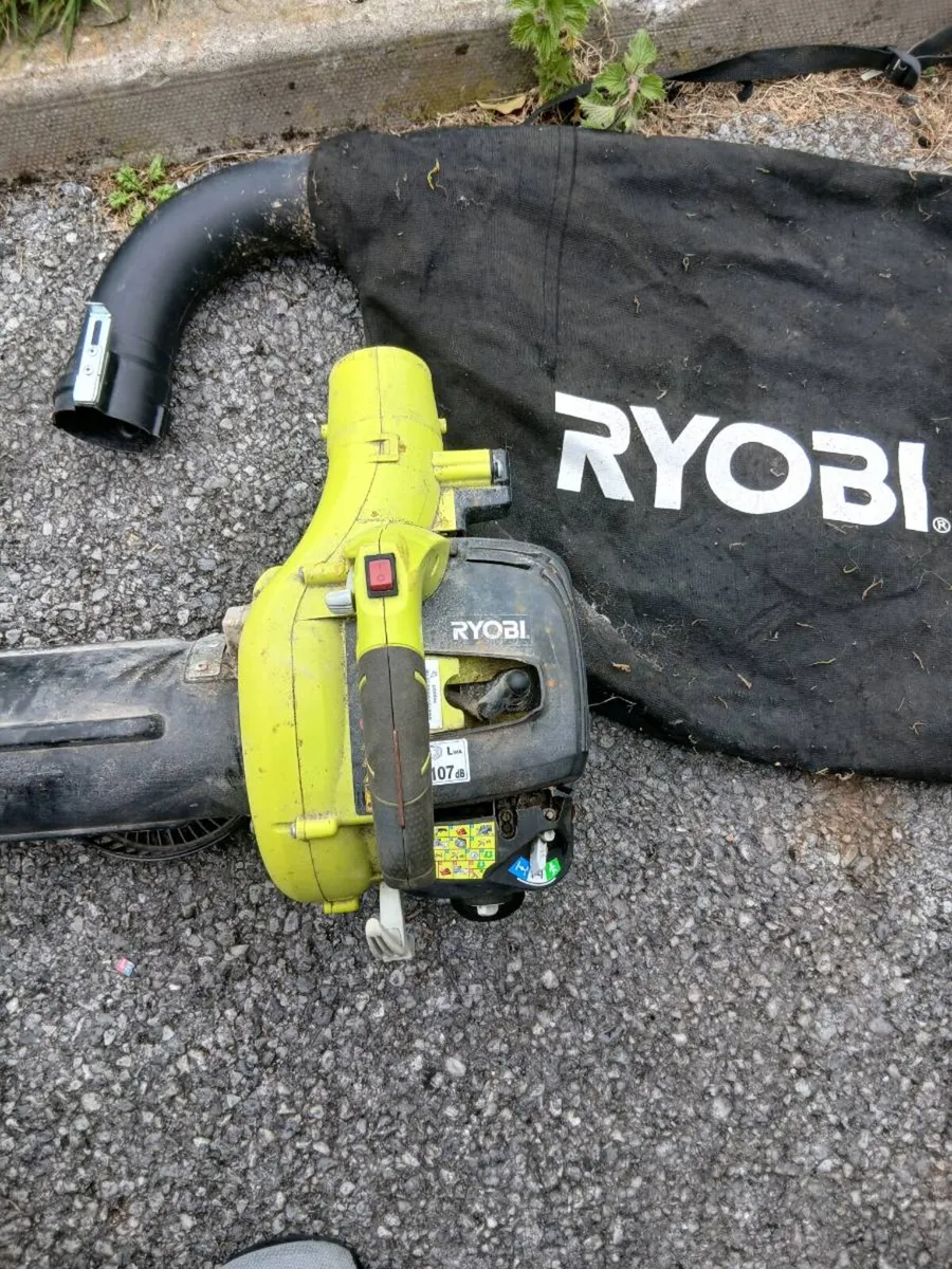 PETROL RYOBI LEAF BLOWER/COLLECTOR - Image 3