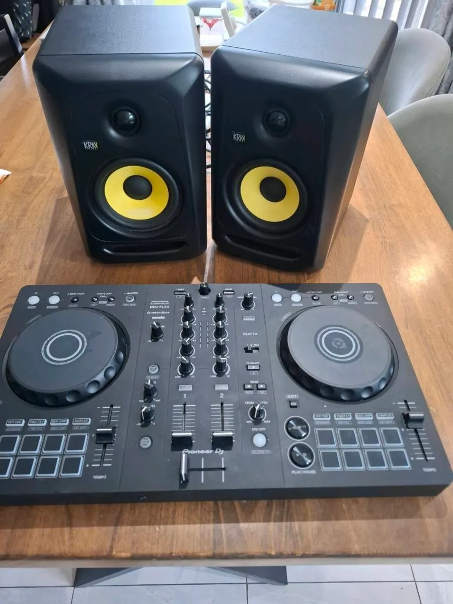Ddj-flx4 + krk 5 speakers