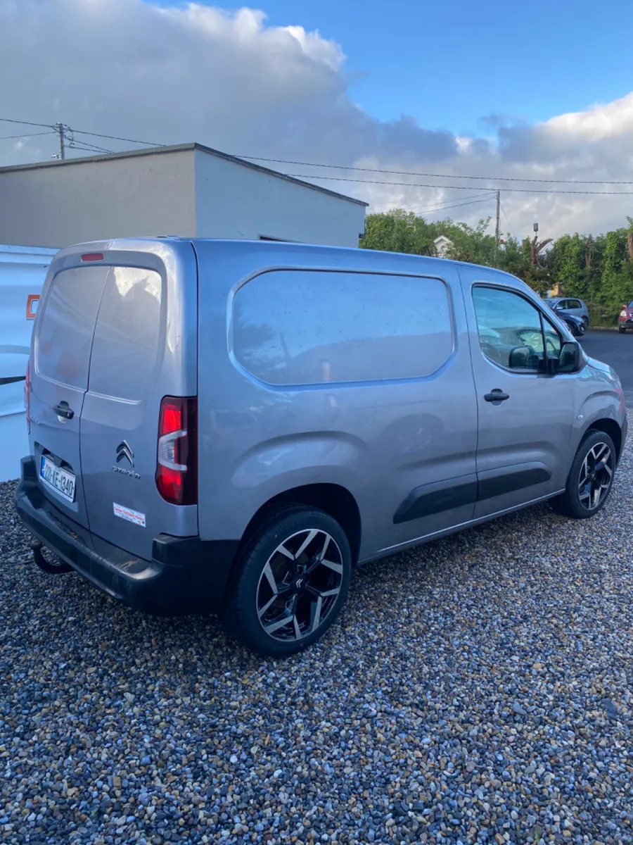 2022 Citroen Berlingo  3 Seater - Image 2