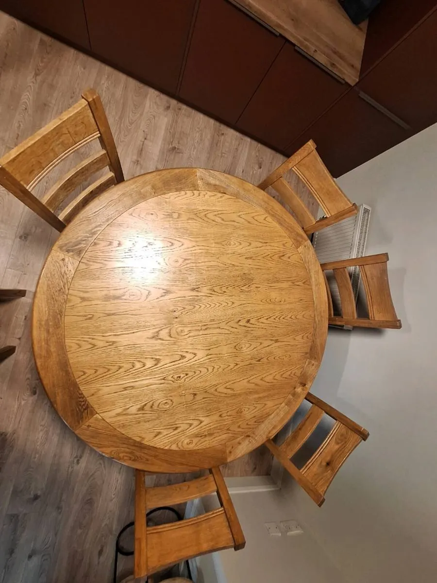 Solid Oak Round Table & 6 Chairs - Image 2