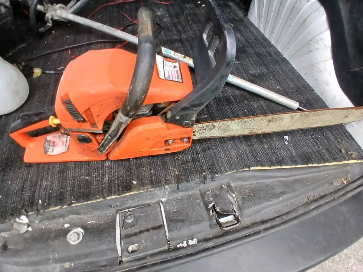 PETROL CHAINSAW - Image 1