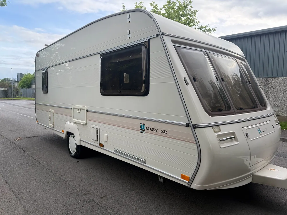 2002 bailey se caravan - Image 1