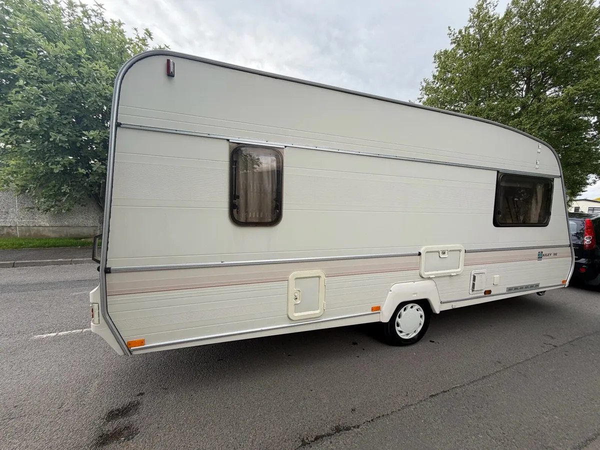 2002 bailey se caravan - Image 4