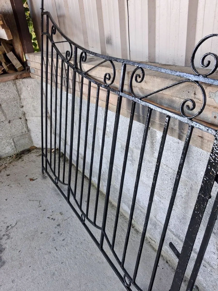Gates old iron - Image 3