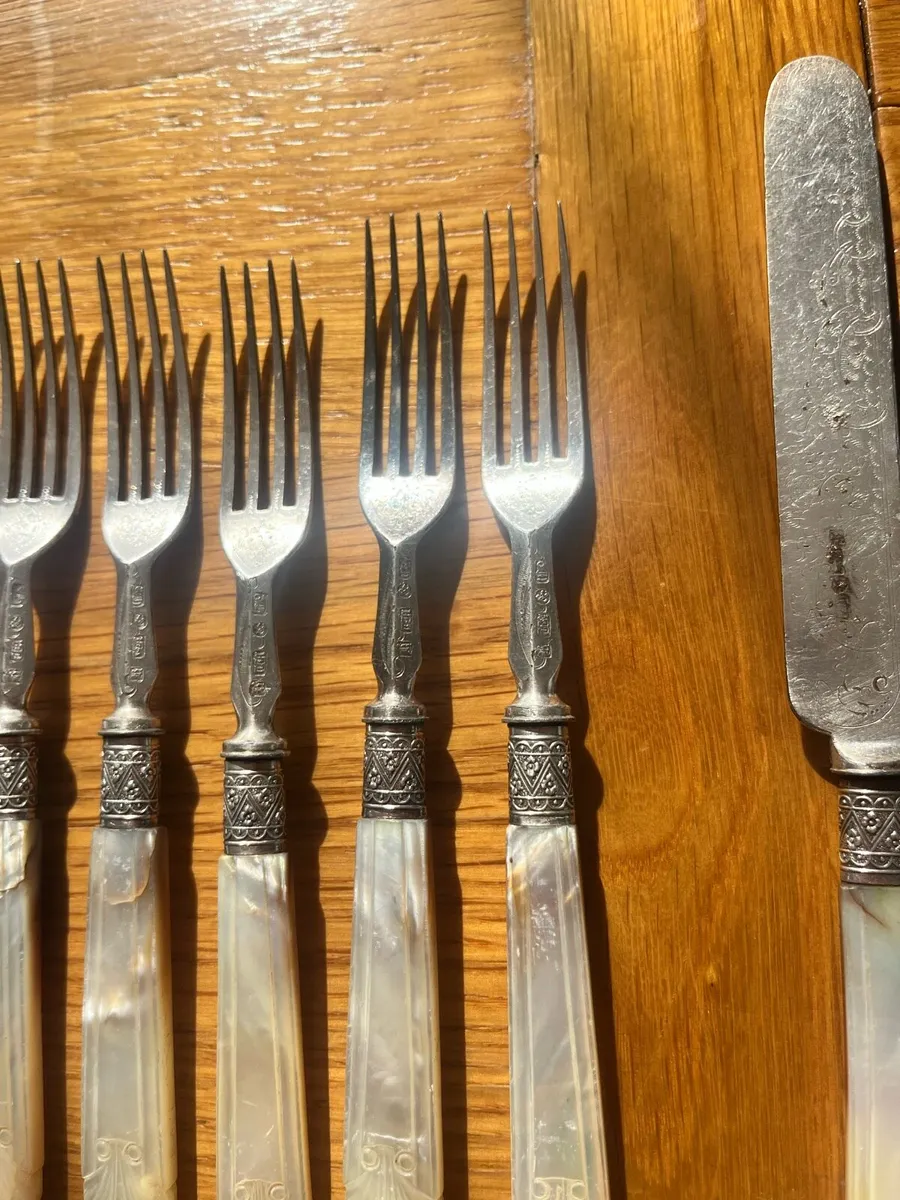 Antique Pearl Handled Dessert Set - Image 4