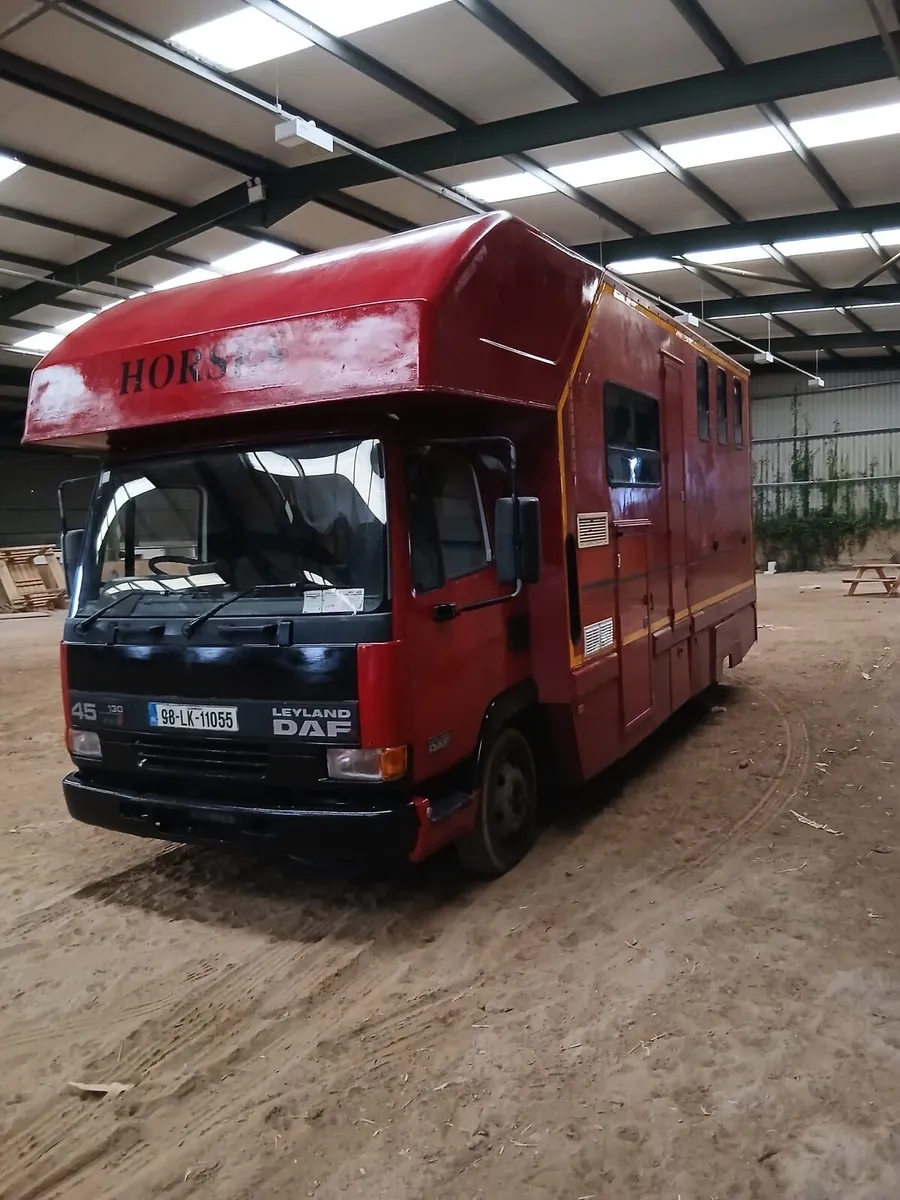 Horse lorry - Image 1
