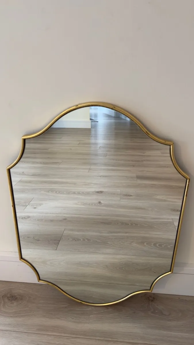 Gold Decorative Wall Mirror – 70x50cm - Image 2