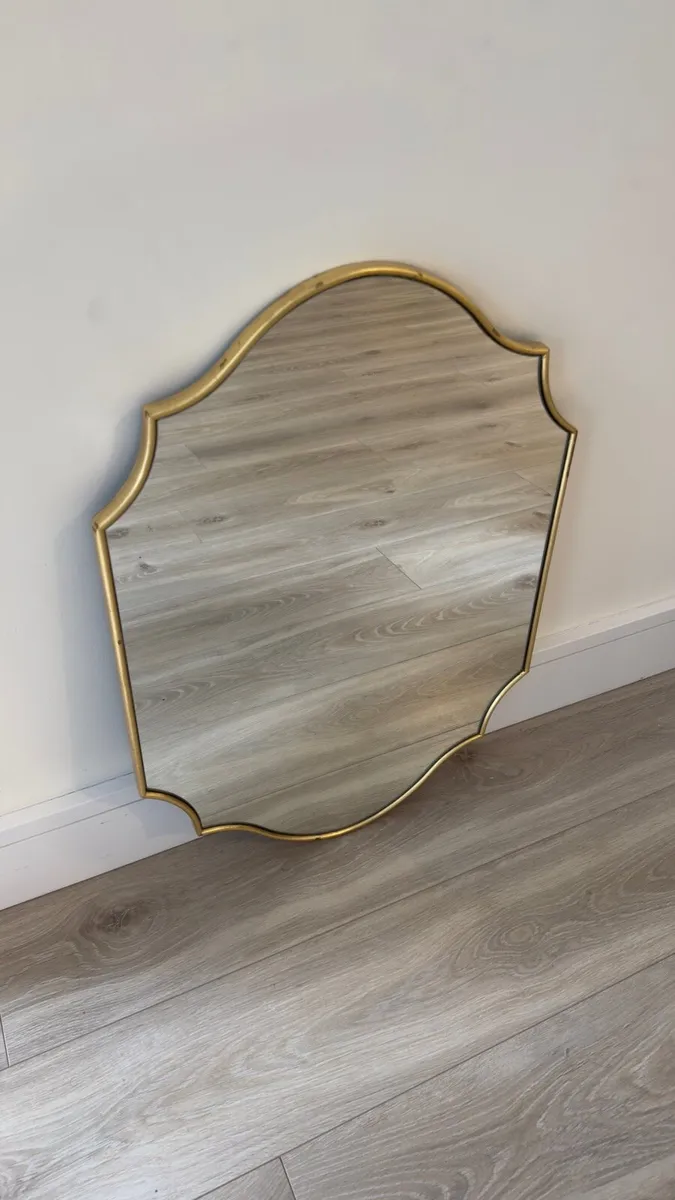 Gold Decorative Wall Mirror – 70x50cm - Image 1