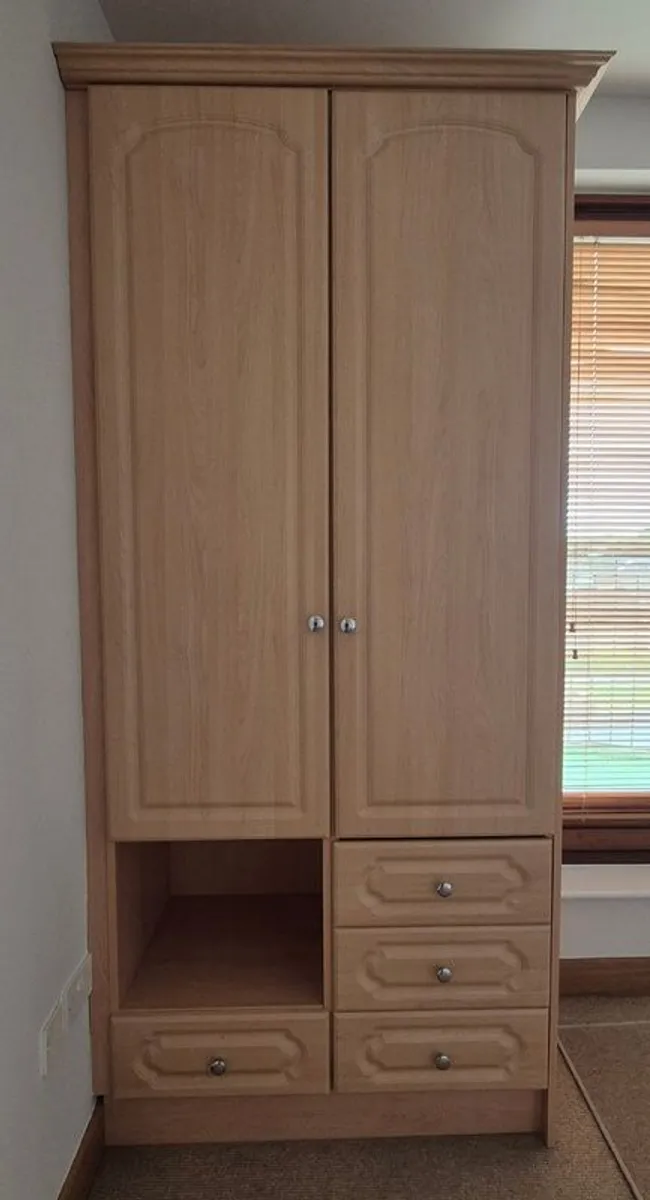 Built-in wardrobe - Image 1