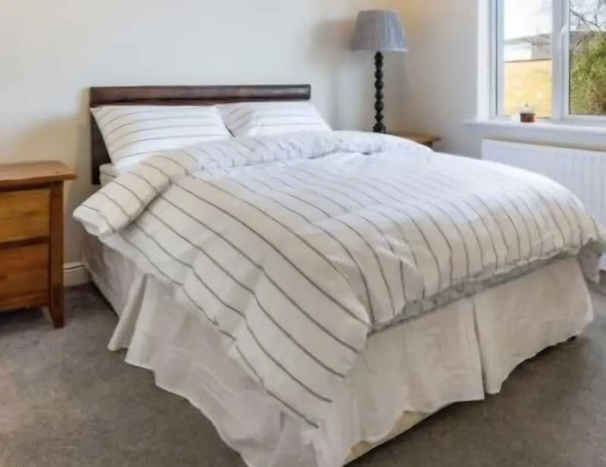 Double bed base - Image 1
