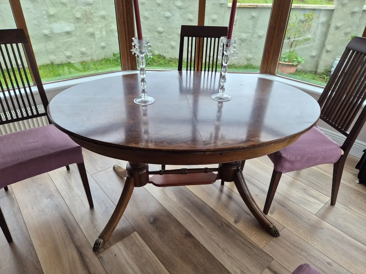 Dining table and 6 chairs - Image 3