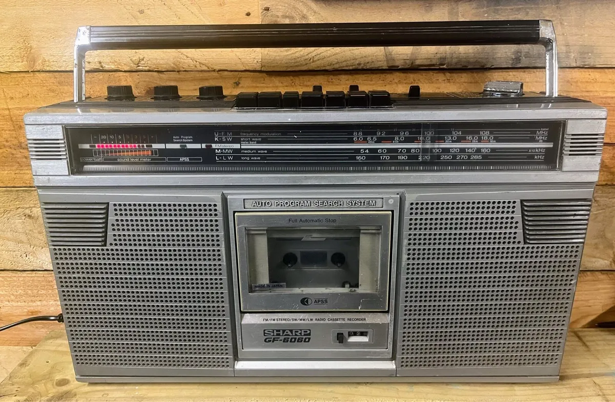 Vintage sharpe boombox - Image 1