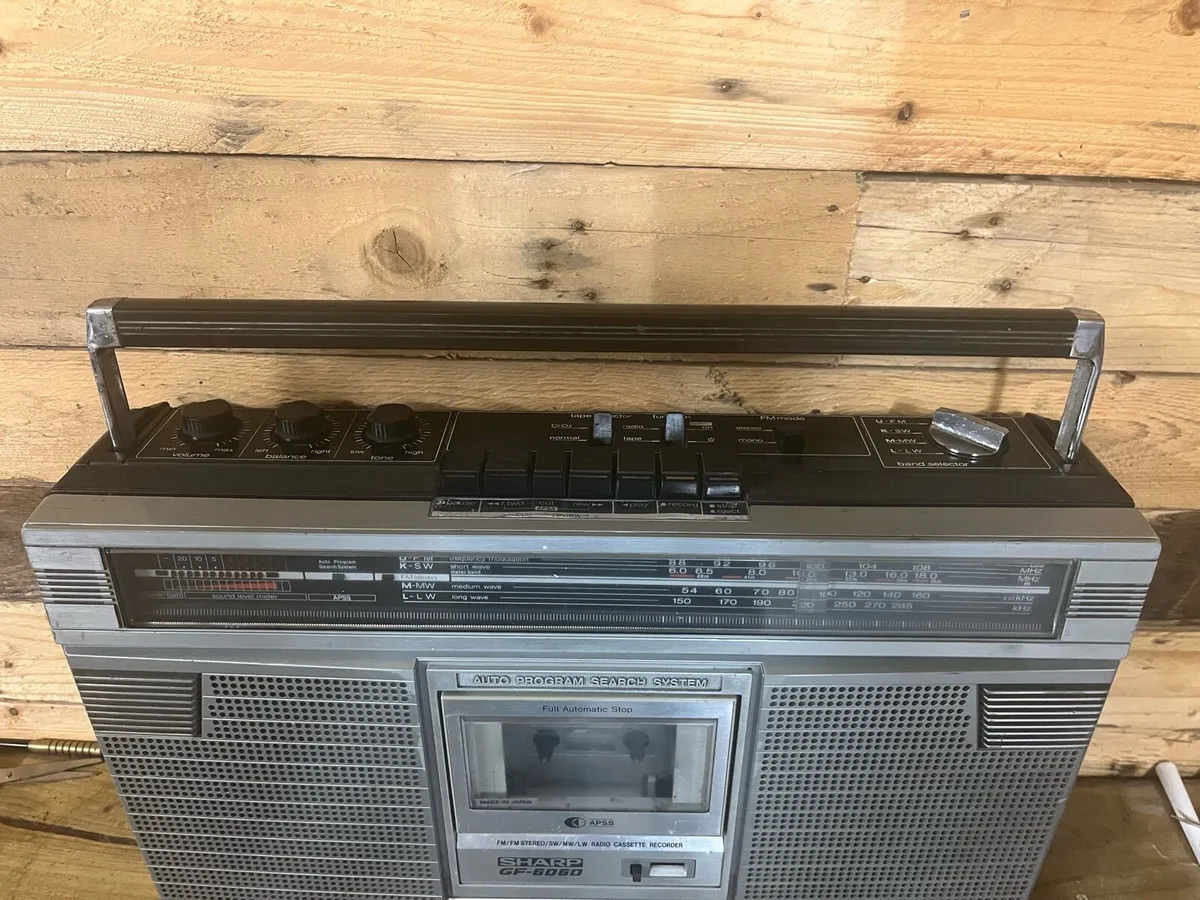 Vintage sharpe boombox - Image 3