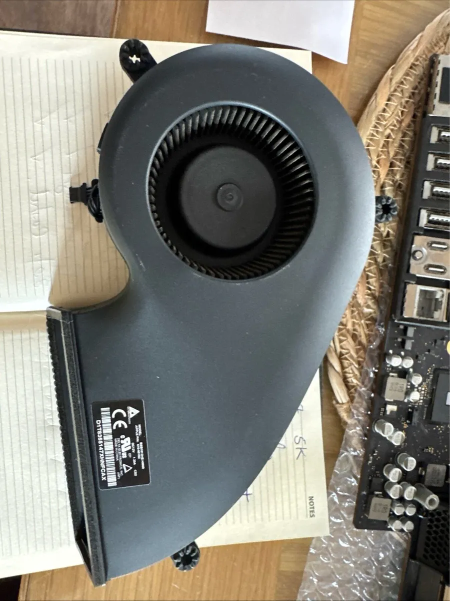 2017 27” iMac parts - Image 1
