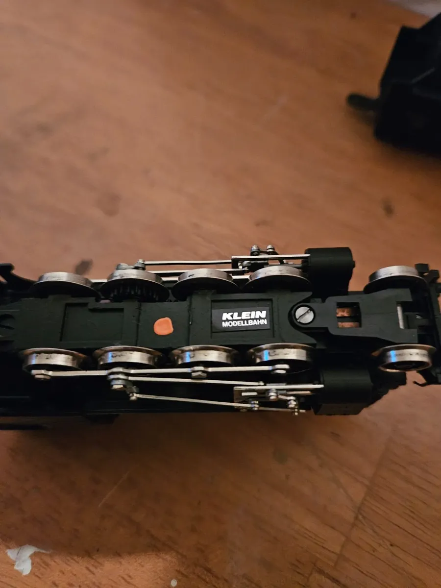 Hornby Klein HO Scale Train Engine - Image 2