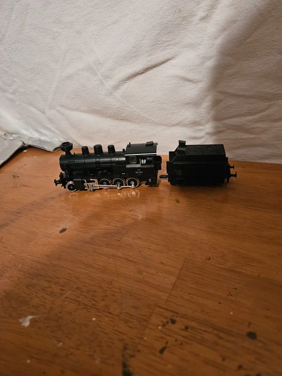 Hornby Klein HO Scale Train Engine - Image 1