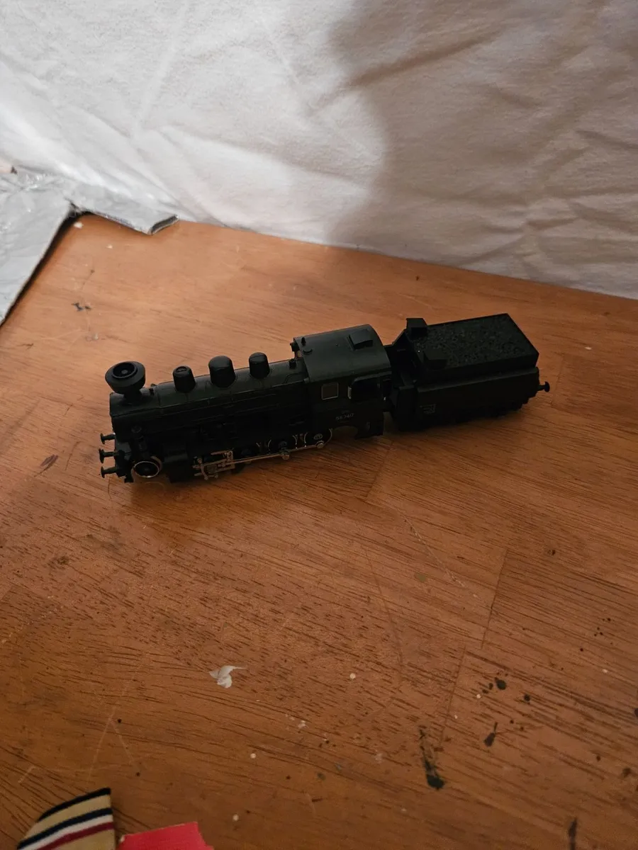 Hornby Klein HO Scale Train Engine - Image 3