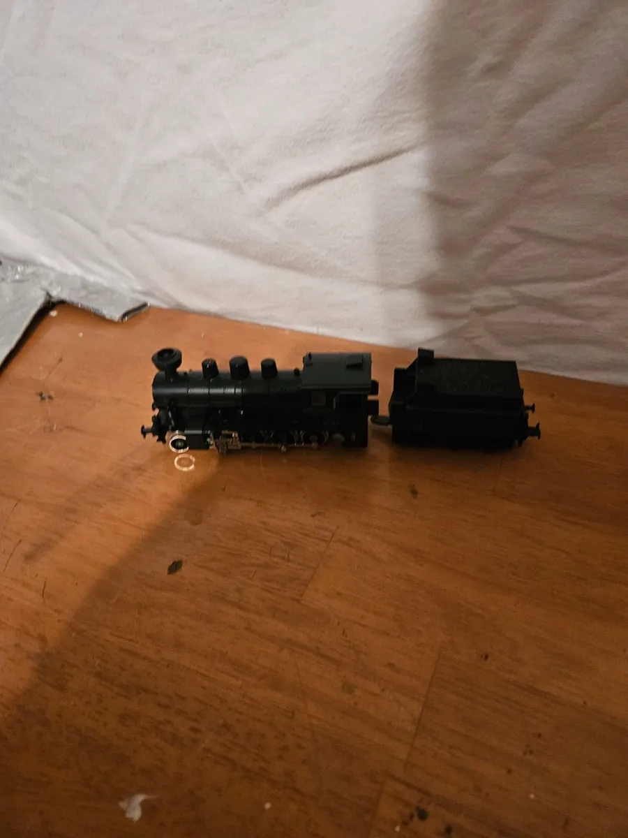Hornby Klein HO Scale Train Engine - Image 4