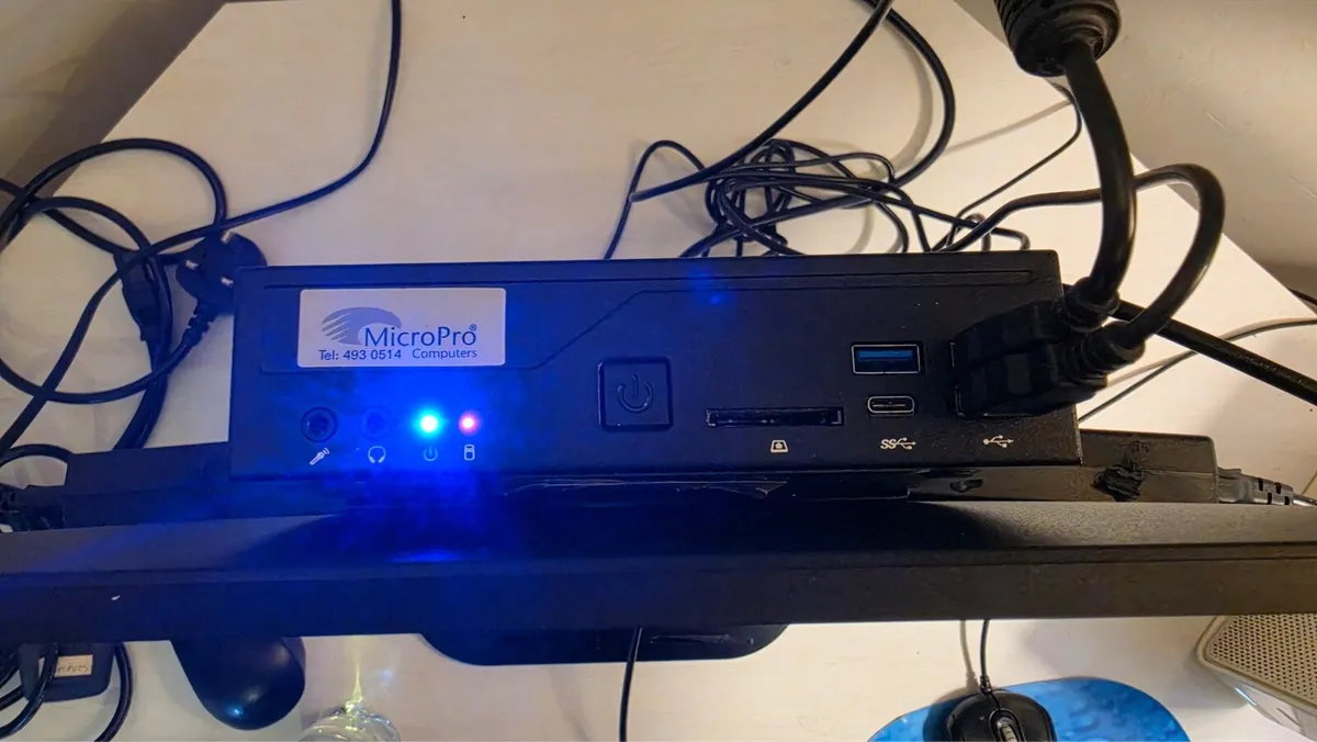A very well maintained desk top Computer sell make - Image 4