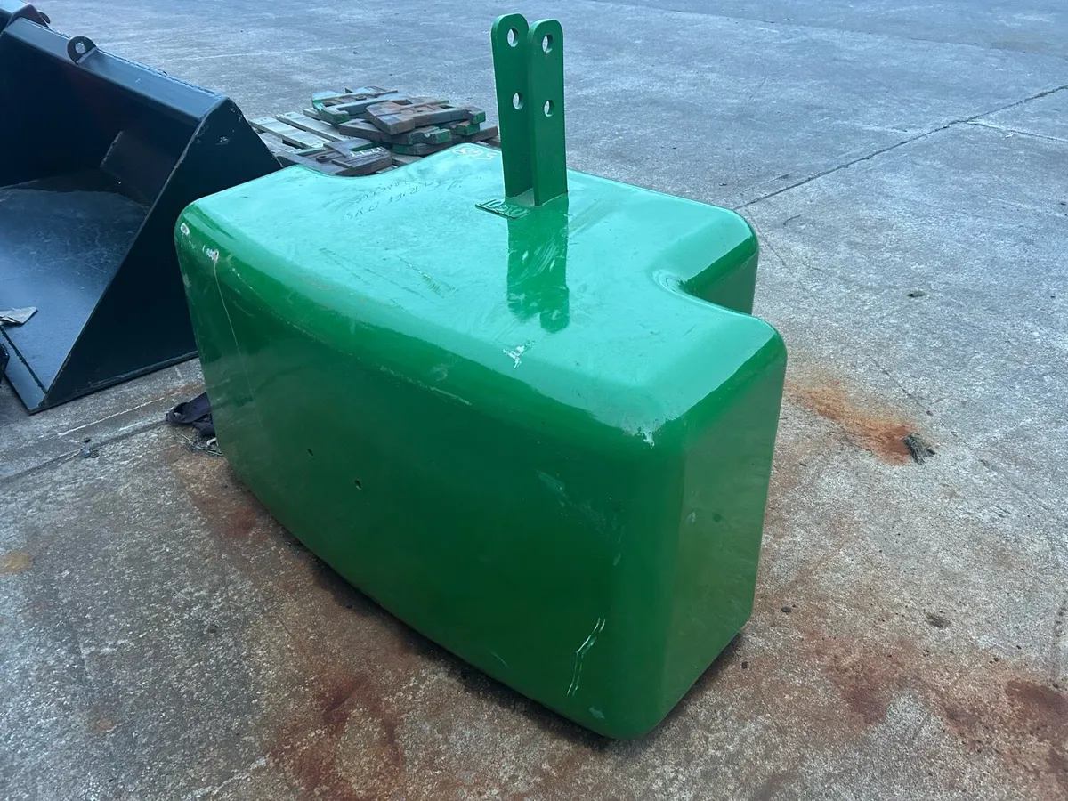 1050kg weight block - Image 1