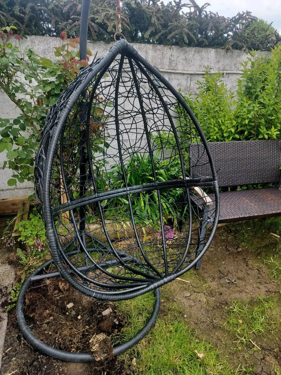 Egg chair