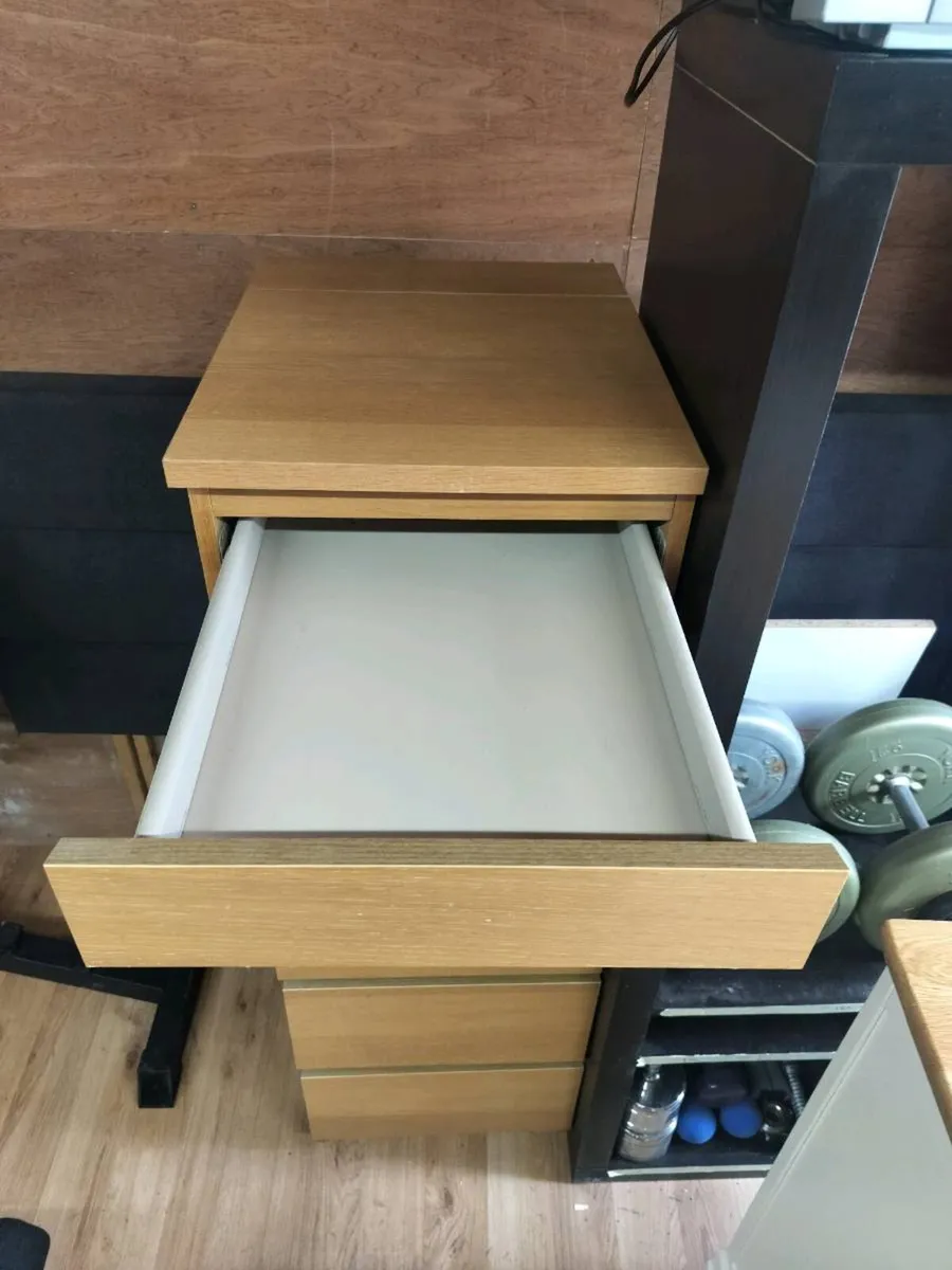 Chest of 6 drawers Malm oak veneer with mirror - Image 2