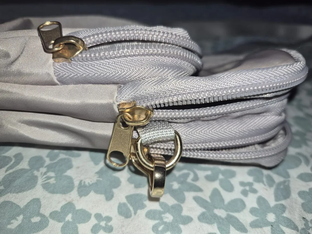 Ladies crossbody bag - Image 2