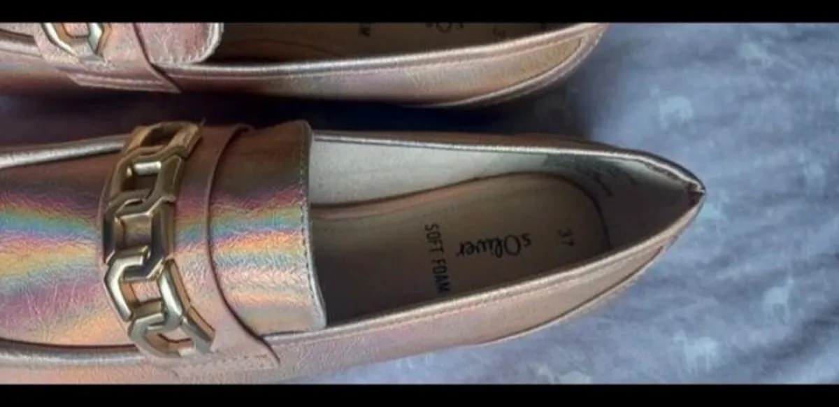 Ladies flat shoes - Image 1