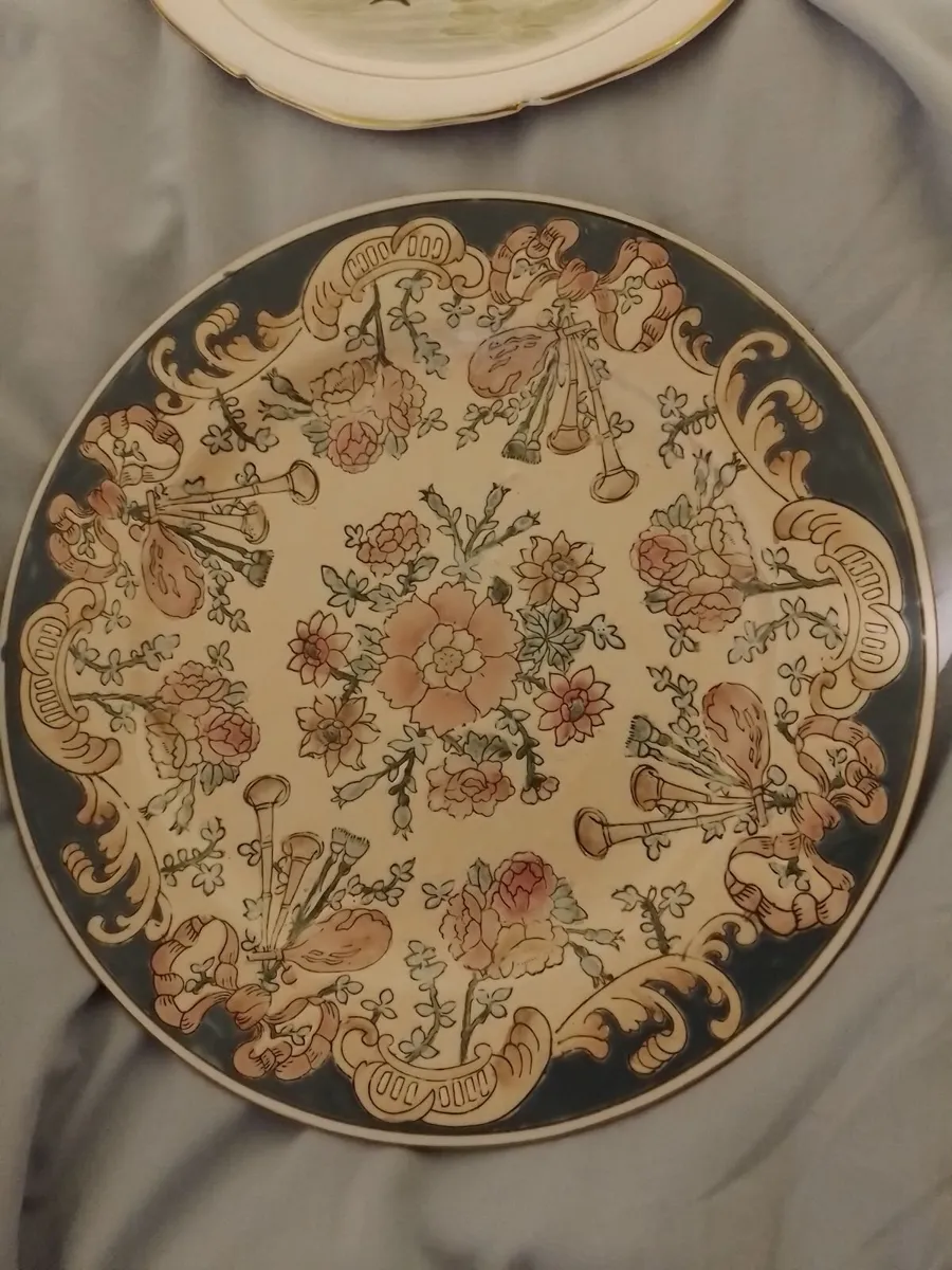 Antique Wall Hanging Plates 15 in the LOT - Image 3