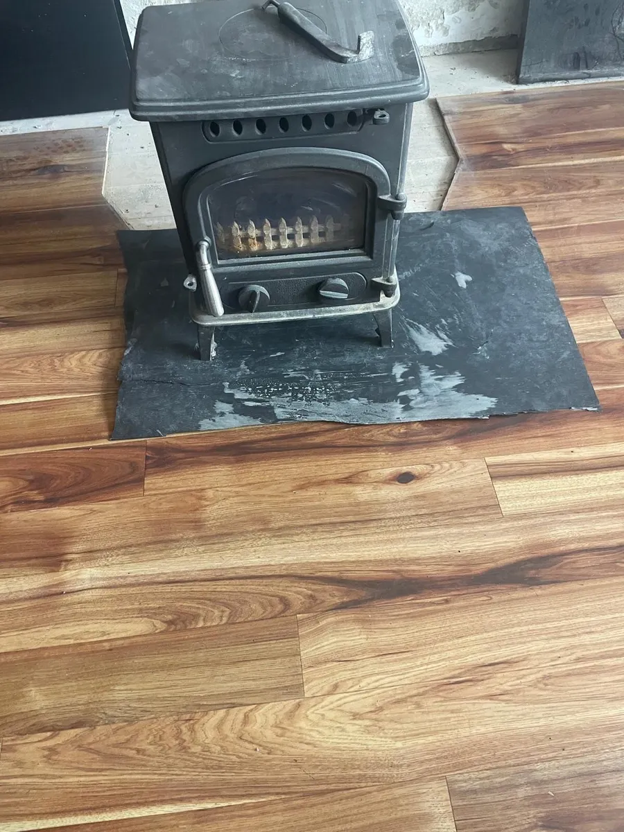 Stove with Hearth - Perfect Condition - Image 1