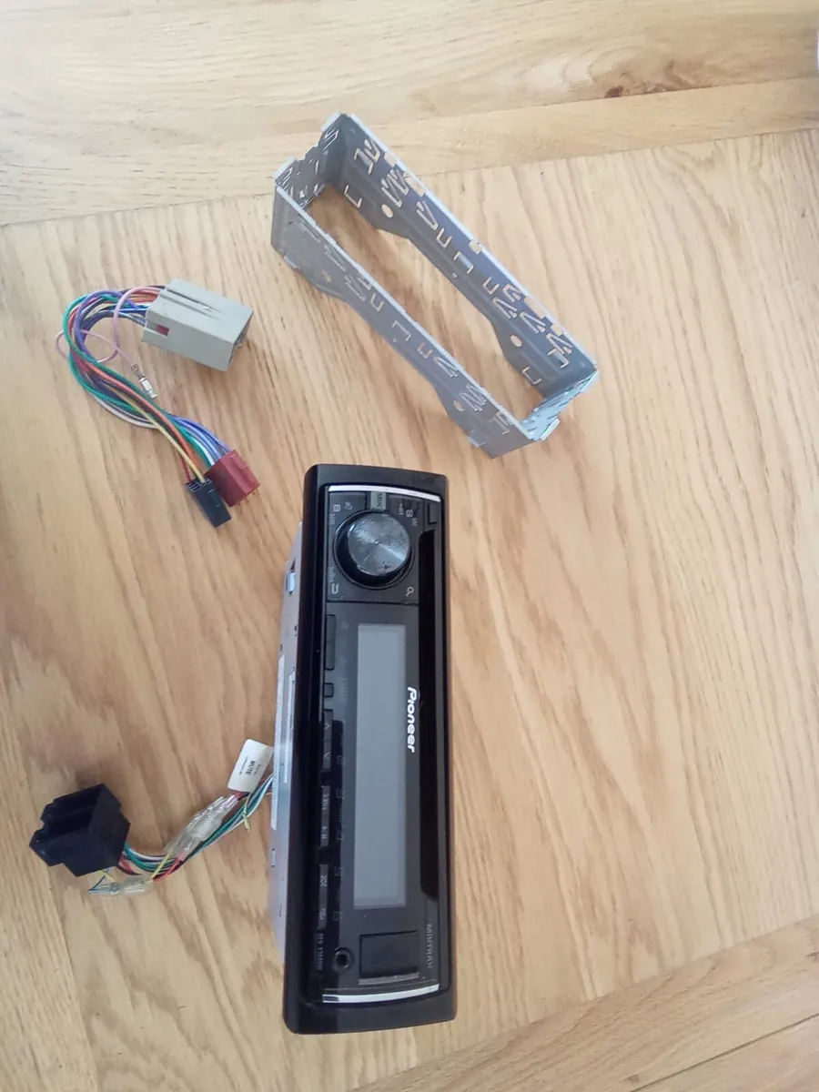 Pioneer Radio, CD Player & AUX