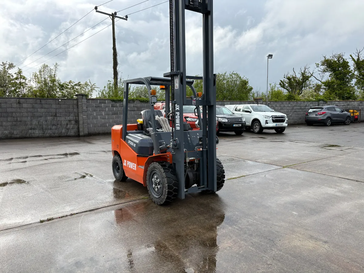 New/Unused 3.5 Ton Diesel Fork Lift - Image 4