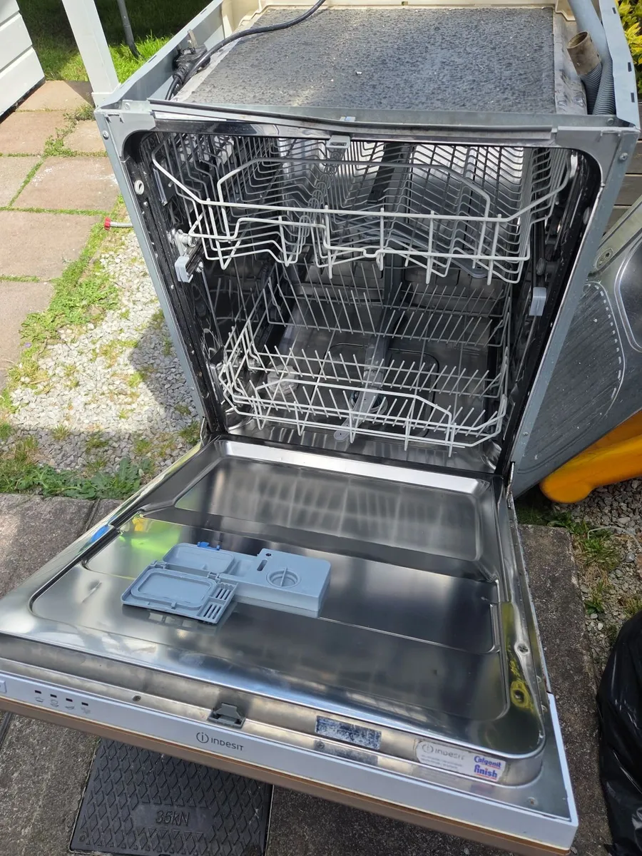 Dishwasher for free - Image 1
