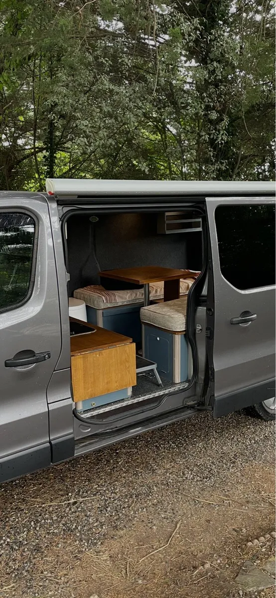 Renault traffic campervan - Image 1