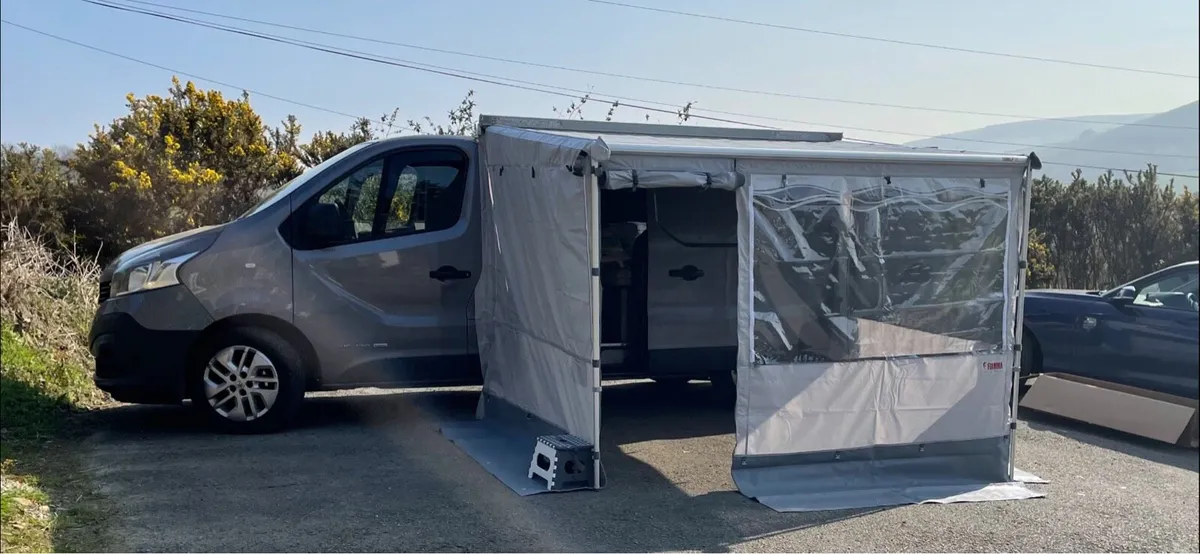 Renault traffic campervan - Image 3