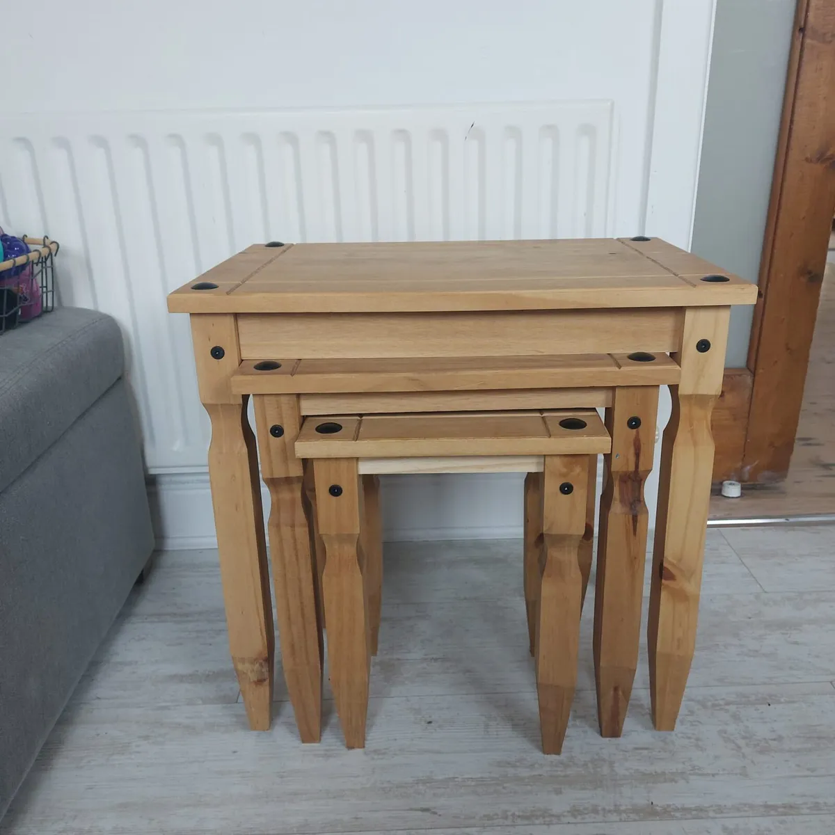 Nest of 3 tables - Image 1