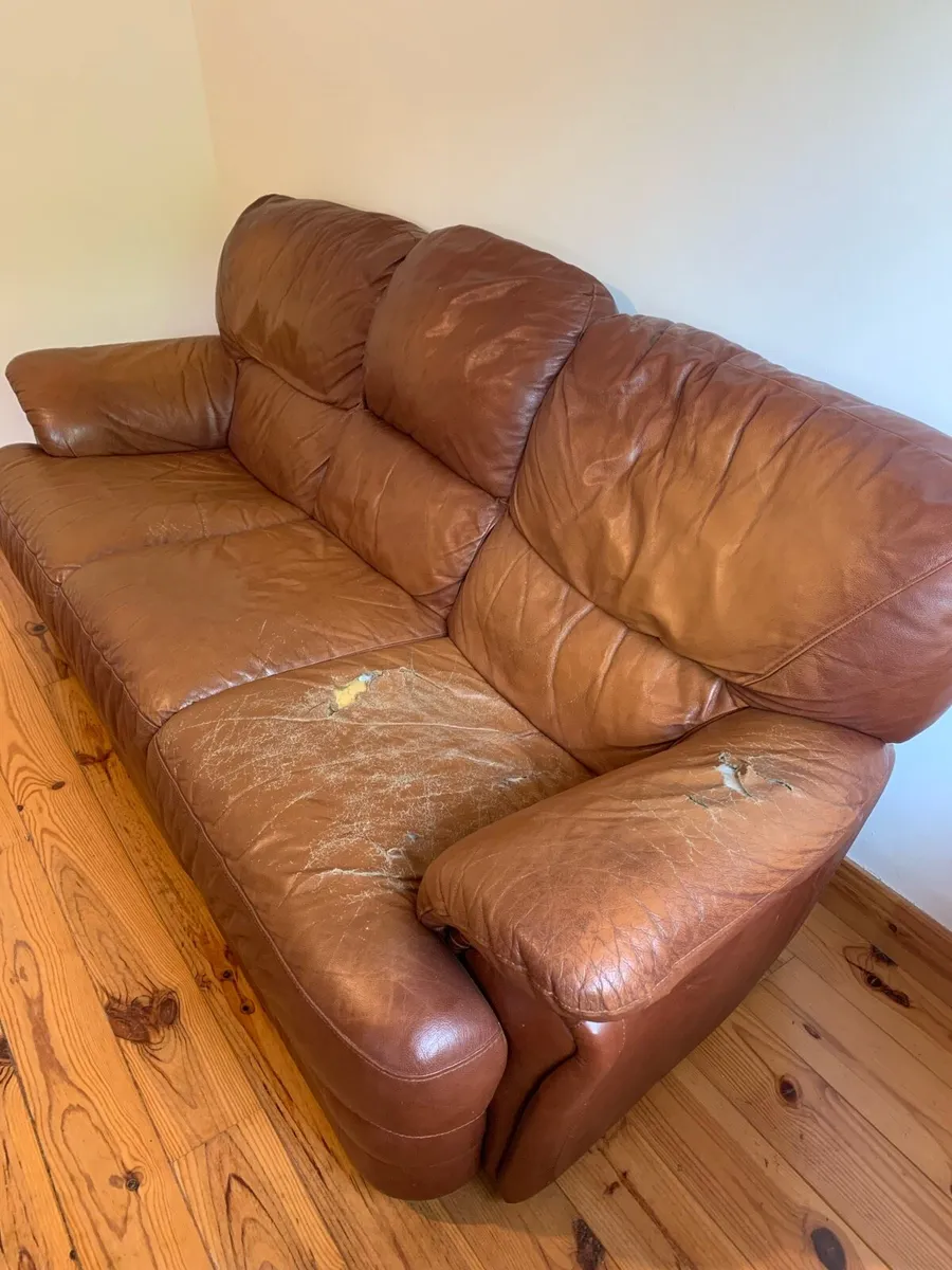 Leather couch - Image 2