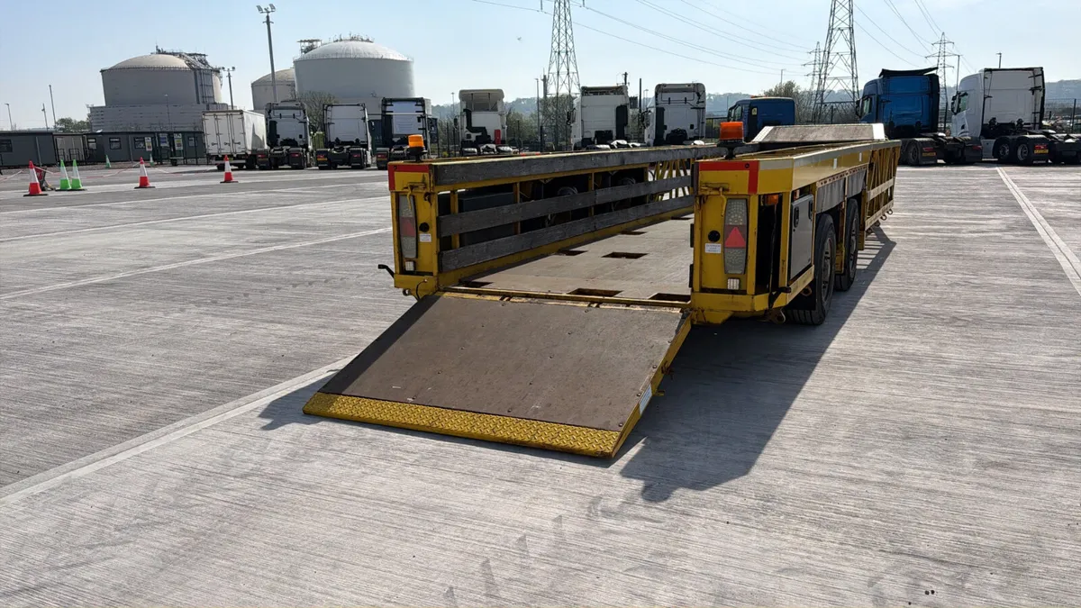 2015 Step Frame trailer Ex Mod Air craft carrier - Image 2