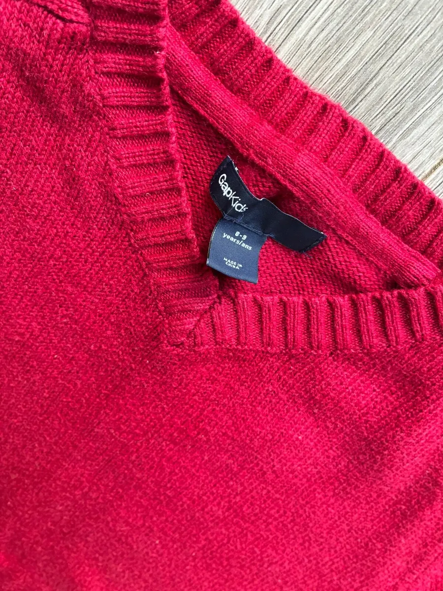 Gap Red V-Neck Jumper 8yrs - Image 1
