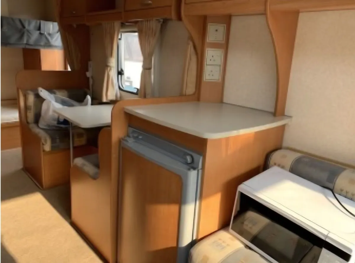 Caravan - Image 4